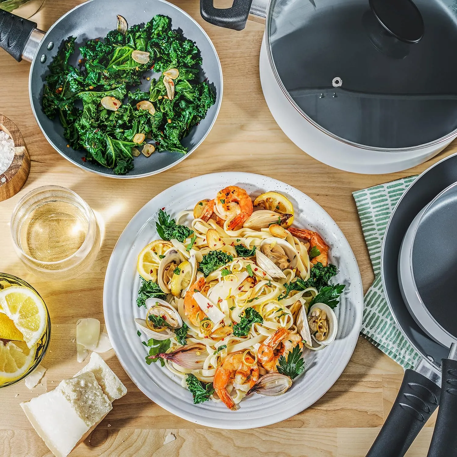 bella Nonstick Cookware Set with Glass Lids - Aluminum Bakeware, Pots and Pans, Storage Bowls & Utensils, Compatible with All Stovetops, 21 Piece, White