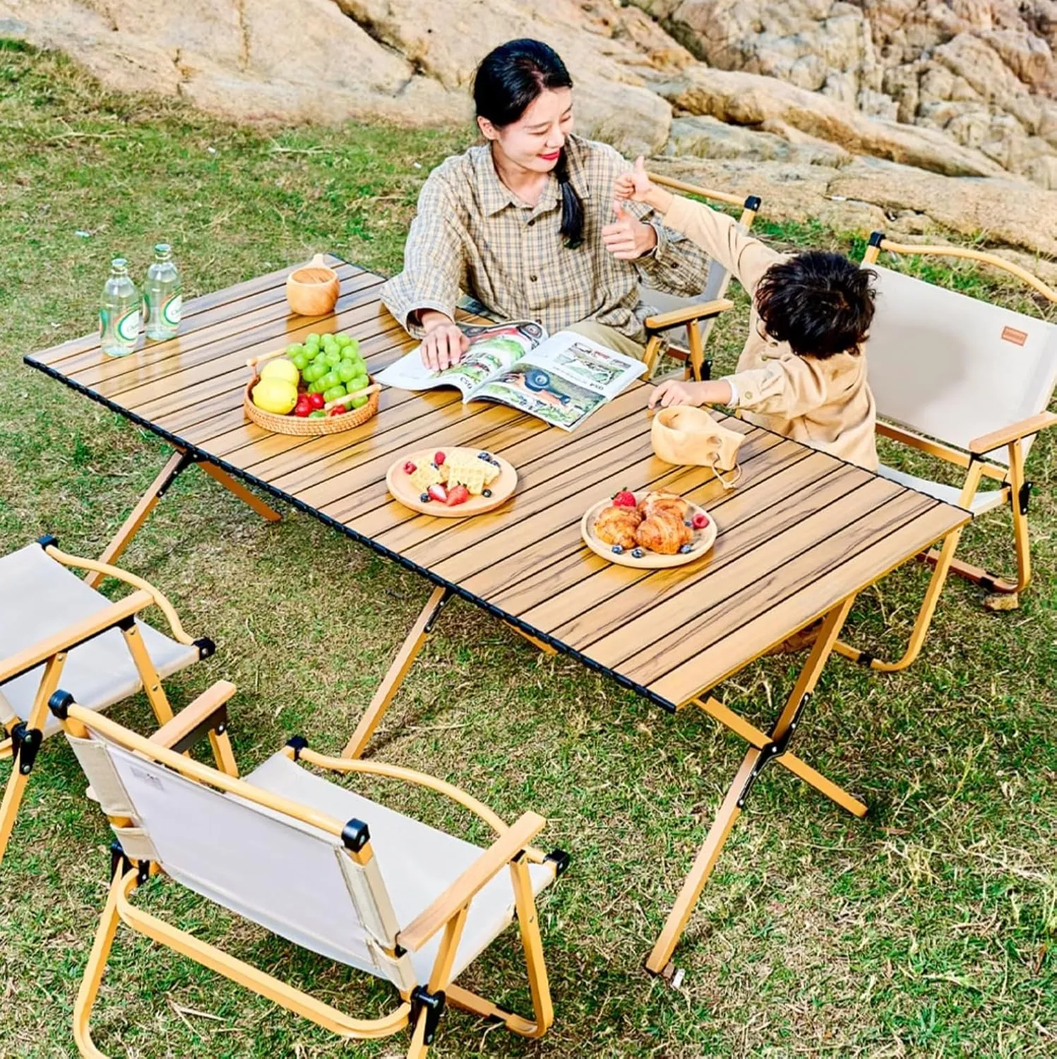 Camping Folding Chair and Table Set,Portable Picnic Table with Seats,for Outdoor Travel, Grill Beaches Party, Backyard BBQ 90 * 60 * 45cm Table Chair*4
