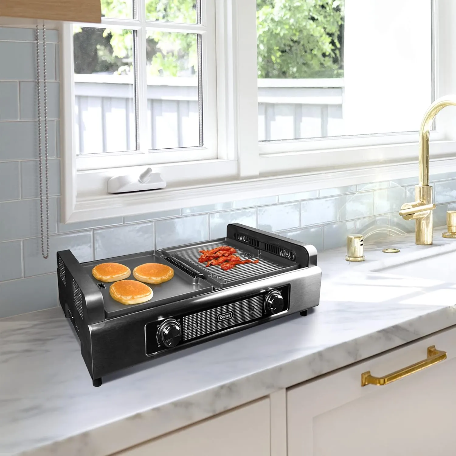 Danby DBSG29412XD11 Smokeless Indoor Grill in Black Advanced Air Circulation Technology Independent on/off and temperatures.