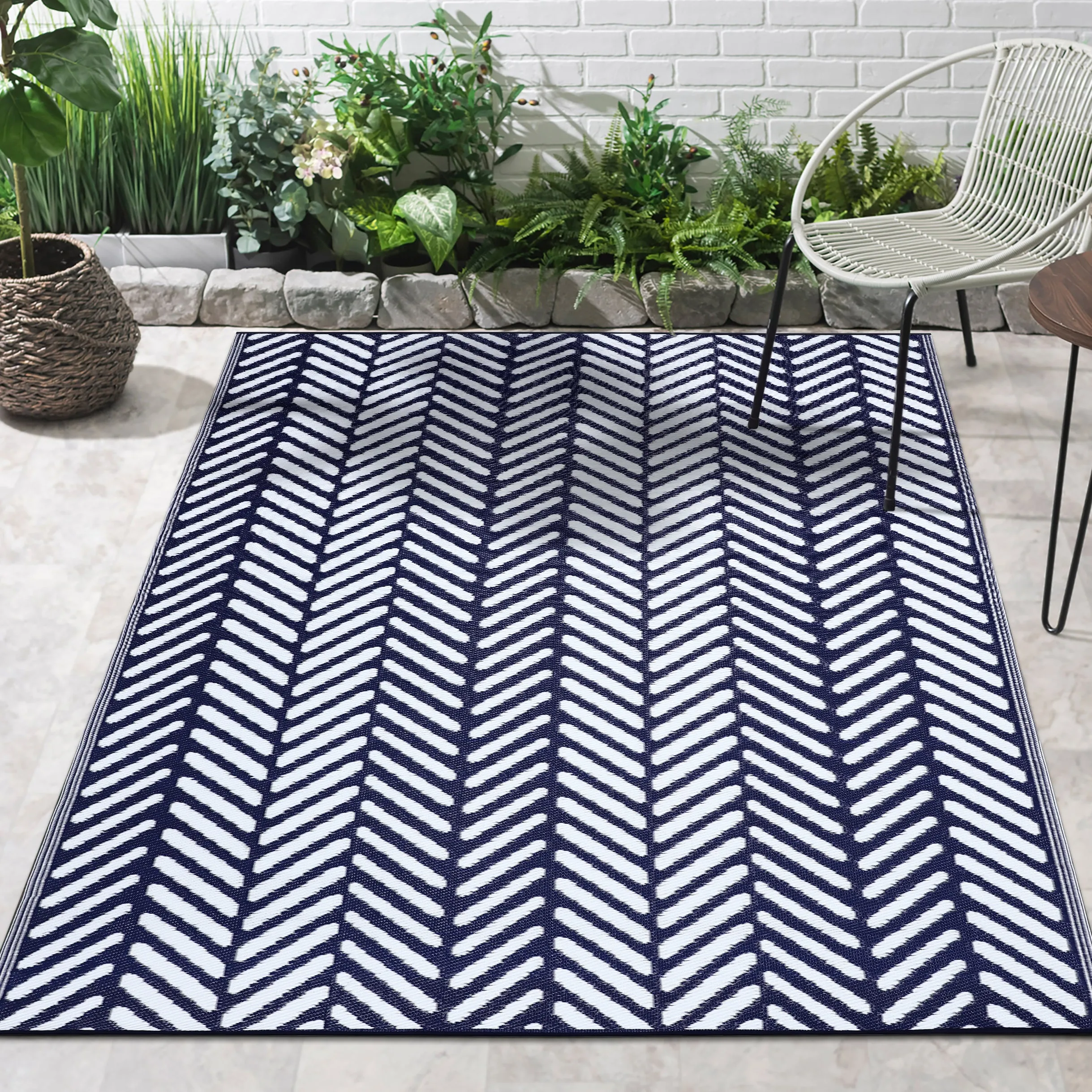 Fresno - Navy (9' x12') Foldable Rug