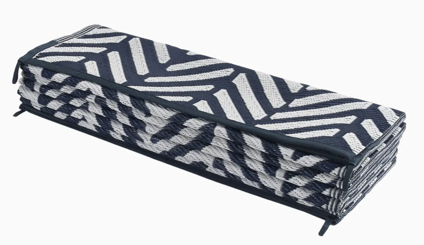 Fresno - Navy (9' x12') Foldable Rug
