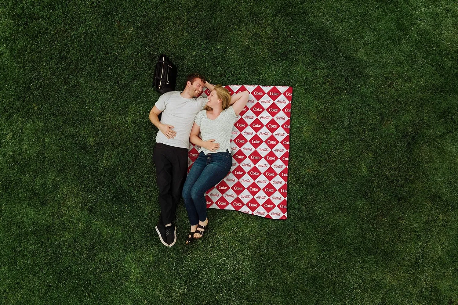 PICNIC TIME Coca-Cola Impresa Picnic Blanket, Lightweight Beach Blanket, Machine Washable, (Red and White)