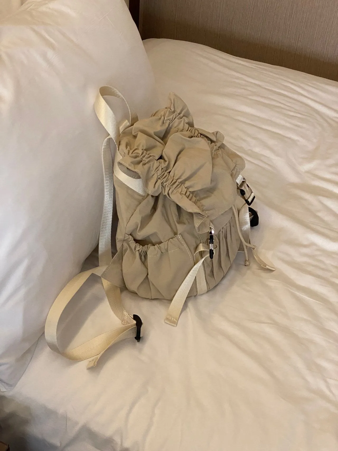 RUFFLE ME BACKPACK