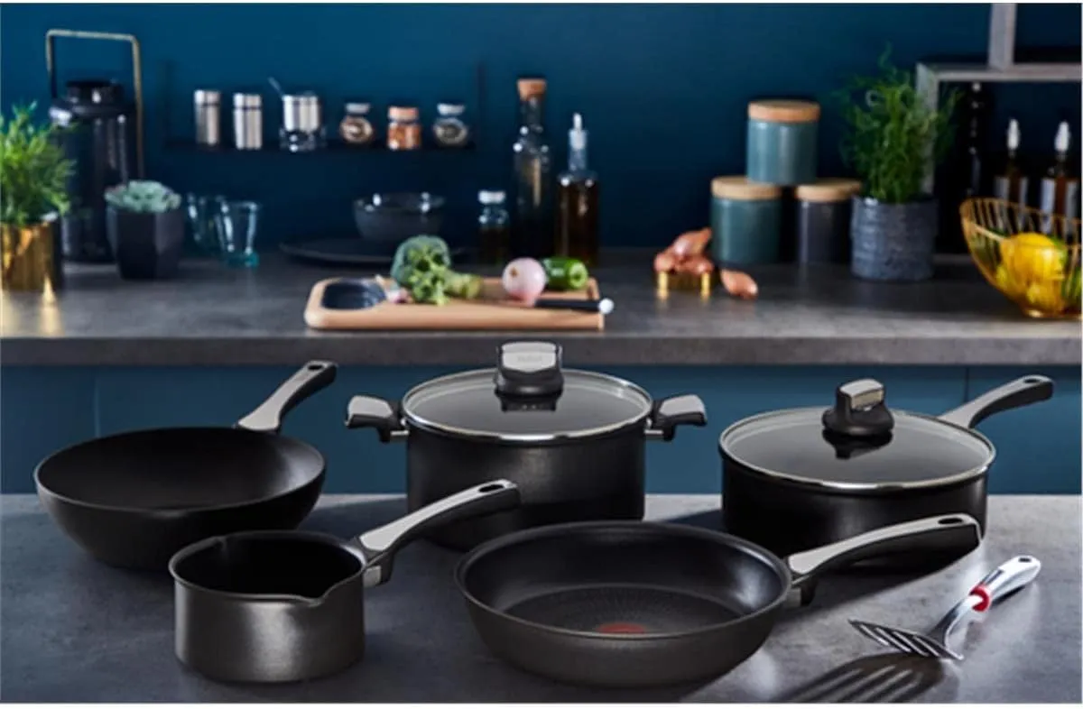 Tefal Unlimited On, Premium Cookware, 28 cm Frying Pan, UK's Longest Lasting Non-stick, Heat Indicator, Induction Hob Compatible, Dishwasher Safe, Aluminium, Black, G25906AZ