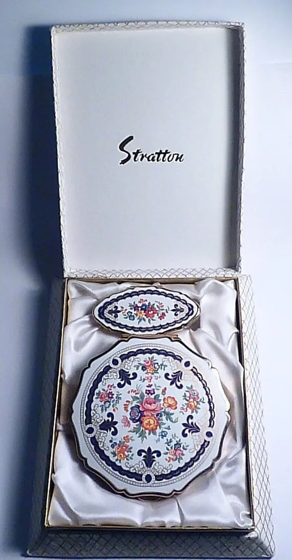 Unused enamel boxed Stratton lipstick holder and compact 1970s vintage compacts for sale