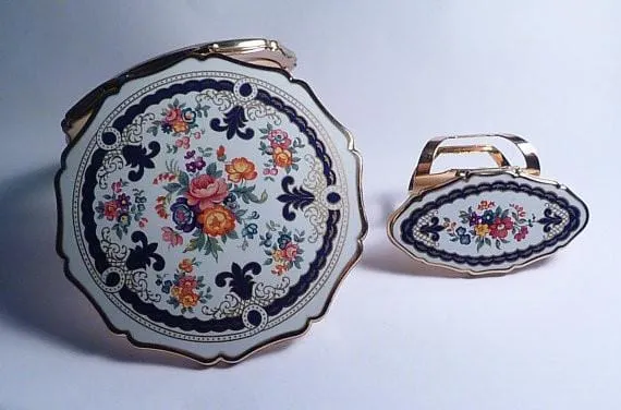 Unused enamel boxed Stratton lipstick holder and compact 1970s vintage compacts for sale