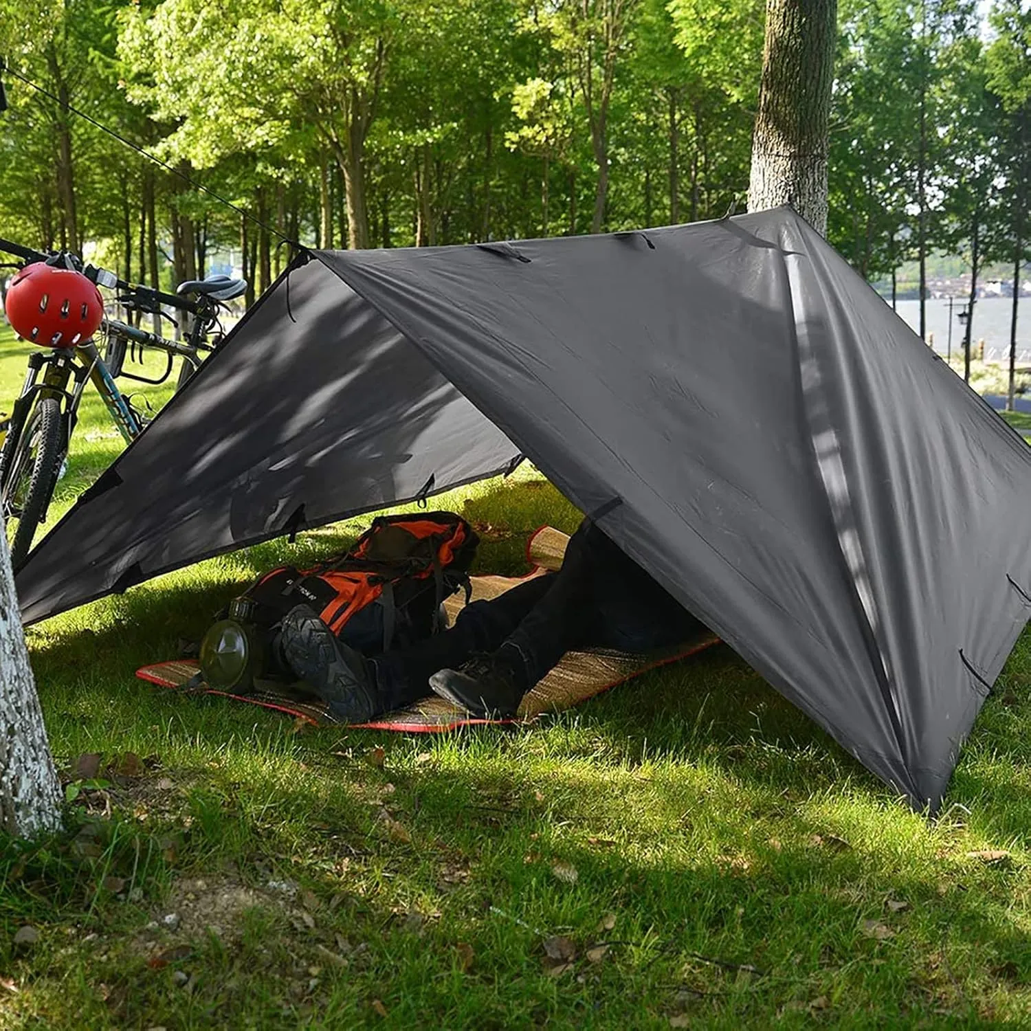 Waterproof Camping Tarp 4 x 4m, Camping Hammock Rain Fly, Ultralight Sunscreen Awning Canopy with Silver Coating, for Backpacking Hiking Travel and Outdoor Adventure